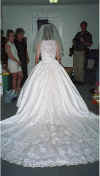 dress2.jpg (65831 bytes)